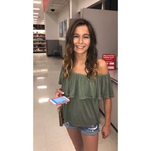 Meet your Posher, Lauren